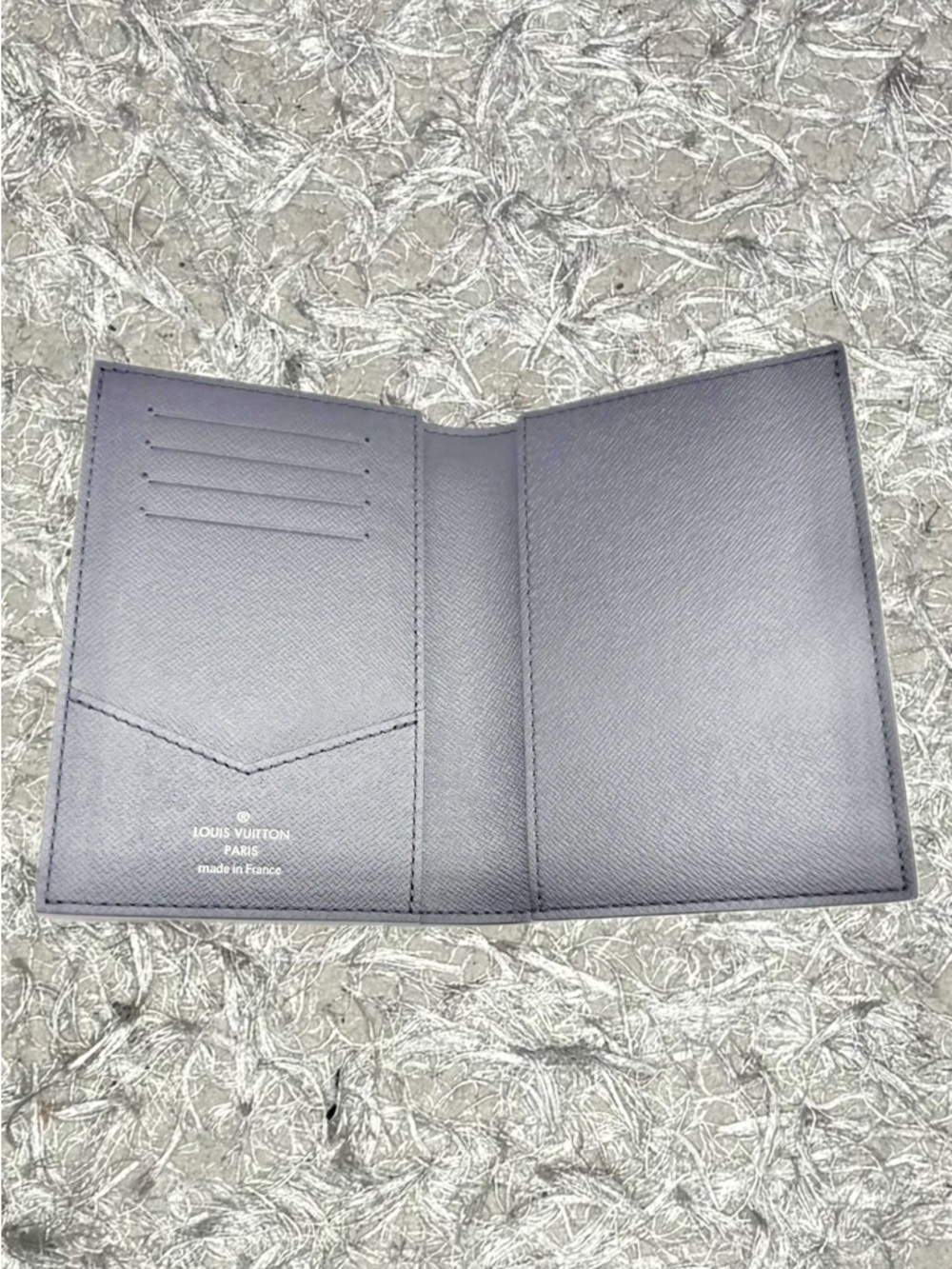 Louis Vuitton LV Black Monogram Leather Passport Cover - Picture 2 of 3